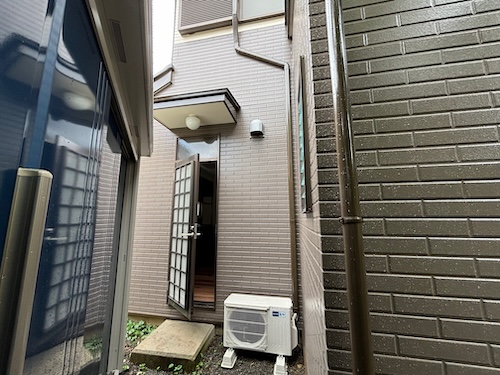 壊れた 回らない 換気扇 故障 レンジフード 動かない LED 天井 雨漏り ドアホントイレ 24時間 モ ーター 浴室 三菱 賃貸 引っ越し 室外機 部屋 移動 天井 埋込