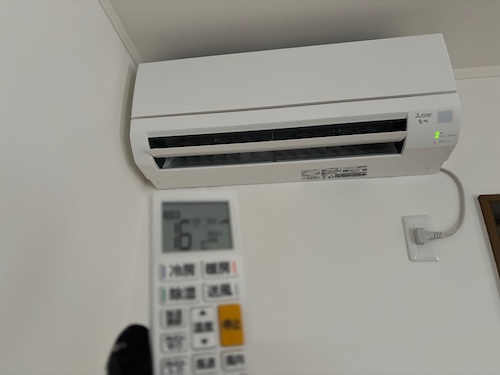 価格 値段 室外機 修理 冷房 でない 効かない エアコン 部屋 移動 交換 賃貸 引っ越し 室外機 部屋 いらない 取り付け 取り外し 外す つける 配管 隠蔽配管