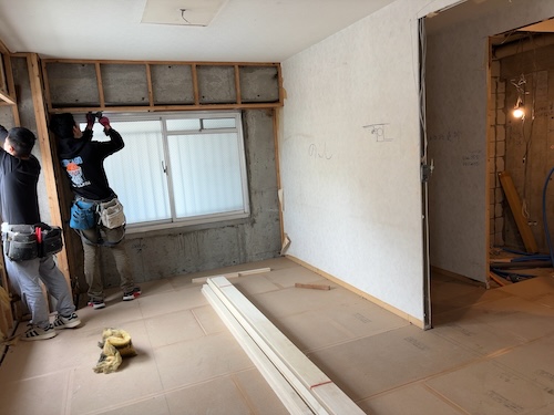 玄関 じんかん トイレ 足元灯 防犯灯 外灯 暗い チャイム 鳴らない ピンポン 音しない ザーザー ボタン 動かない 人が通ると点く 壊れた 回らない 換気扇 故障 レンジフード