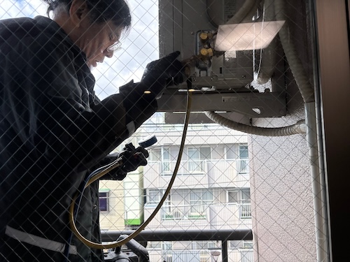 ブレーカー 業者 EV用  マンション PHEV 壊れた 明るくない きれい 換気扇 故障 わからない 早い 電源 swich ライト ドアホン 潜行 先行配管 やめる 壁の中