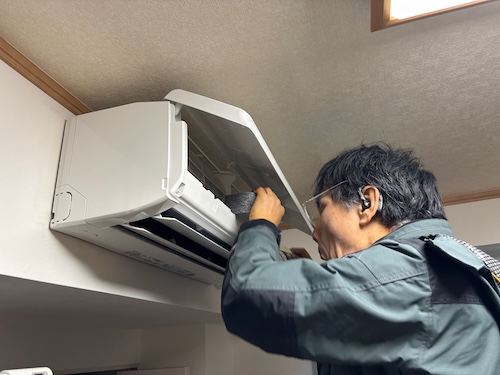 工事 200v 口数 プラグイン 200V 配線 ケーブル 2,6mm 2mm 2,6ミリ 2ミリ 距離 長い きれい 車庫 横 さくら SAKURA 差し込み口 増やす 方法 増設 屋外 壁の中 工事 費用 配線