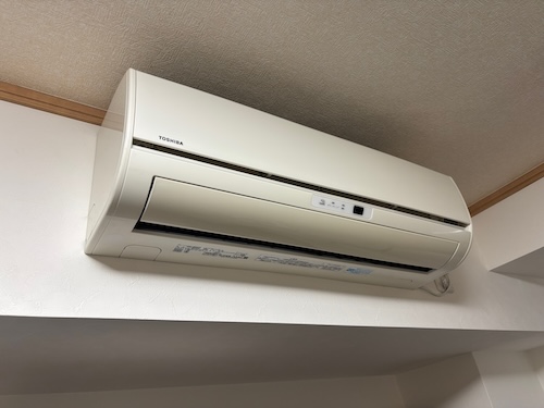 玄関 じんかん トイレ 足元灯 防犯灯 外灯 暗い チャイム 鳴らない ピンポン 音しない ザーザー ボタン 動かない 人が通ると点く 壊れた 回らない 故障 レンジフード