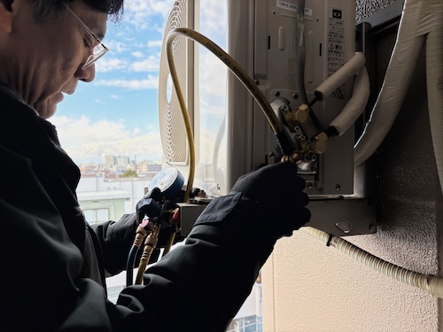 ブレーカー 業者 EV用  マンション PHEV 壊れた 明るくない きれい 換気扇 故障 わからない 早い 電源 swich ライト ドアホン 潜行 先行配管 やめる 壁の中