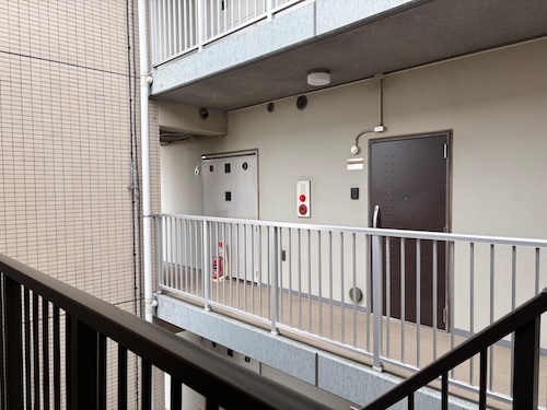 動かない LED 天井 雨漏り ドアホントイレ 24時間 モ ーター 浴室 三菱 風呂 移動 冷えない 冷たくない 丁寧 きれい しっかり 施工 ダクト 壁の中 屋外 充電器