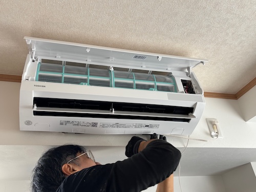 価格 値段 室外機 修理 冷房 でない エアコン 部屋 移動 交換 賃貸 引っ越し 室外機 部屋 いらない 取り付け 取り外し 外す つける 配管