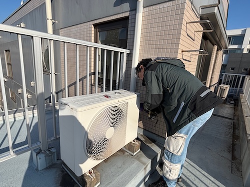 価格 値段 室外機 修理 冷房 でない エアコン 部屋 移動 交換 賃貸 引っ越し 室外機 部屋 いらない 取り付け 取り外し 外す つける 配管