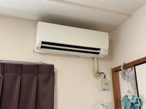 冷房 暖房 空調 クーラー 価格 20畳 天井 埋込 温度 下がらない 上がらない 除湿 費用 でない 効かない EV ステーション 充電 自動車 電気 急速 自宅 200V panasonic 家庭用
