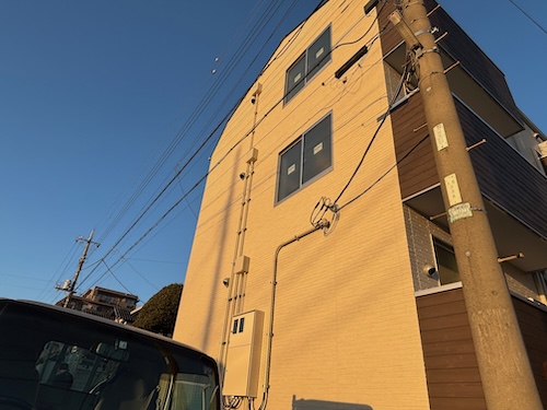 玄関 じんかん トイレ 足元灯 防犯灯 外灯 暗い チャイム 鳴らない ピンポン 音しない ザーザー ボタン 動かない 人が通ると点く 壊れた 回らない 換気扇 故障 レンジフード